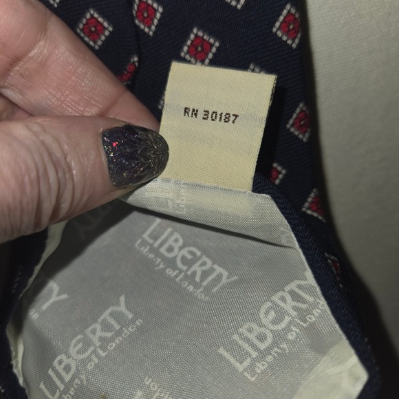 Liberty of London Wool Challis Silk Blend Tie Made in USA Navy Blue Red Diamond - Picture 8 of 8